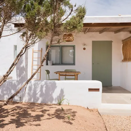 Apartamentos Punta Rasa Cala Saona Exterior photo